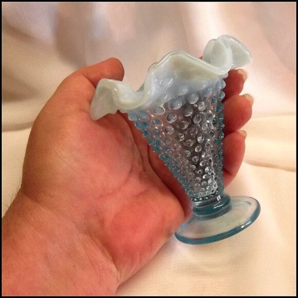 1940s Vintage Fenton Blue Hobnail Opalescent Art Glass Vase - Picture 5 of 5